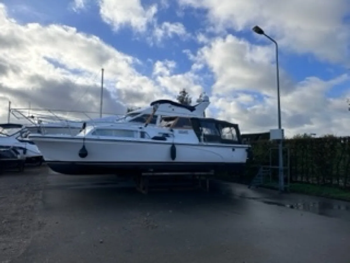 Polyester Motorboat Princess 32