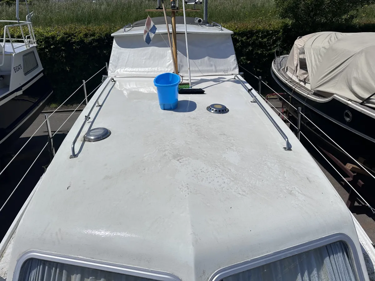 Polyester Motorboat Princess 32