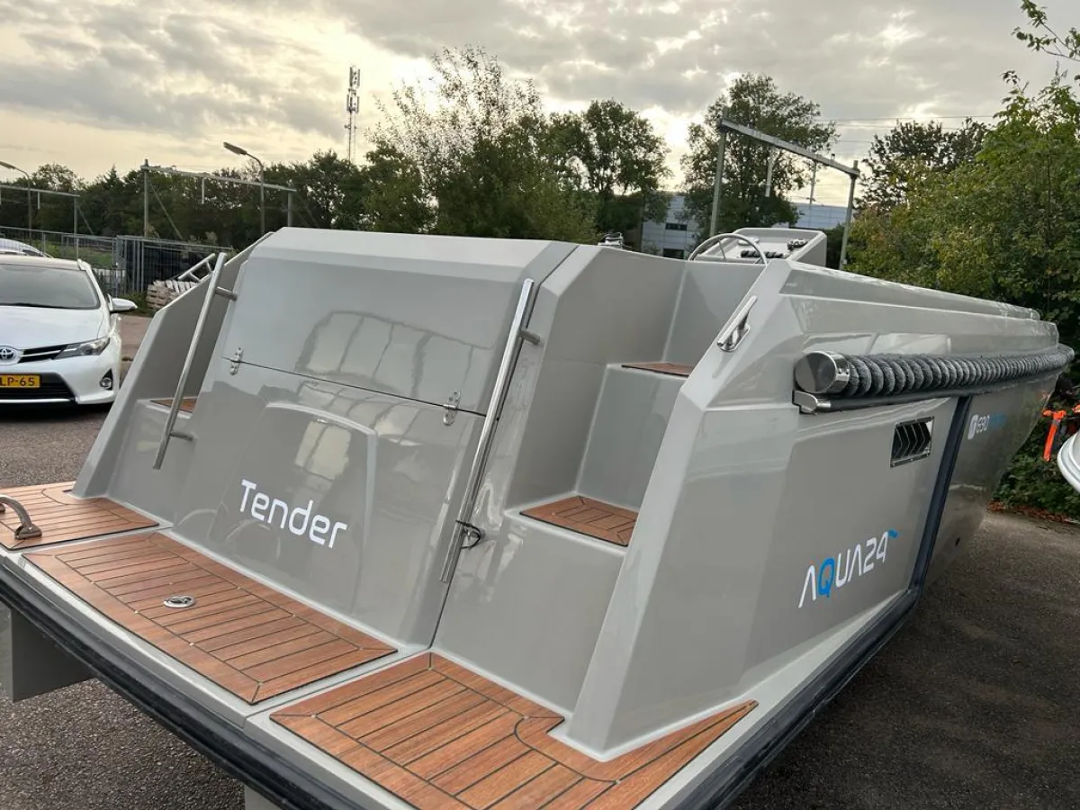 Polyester Sloop Aqua24 690 Tender