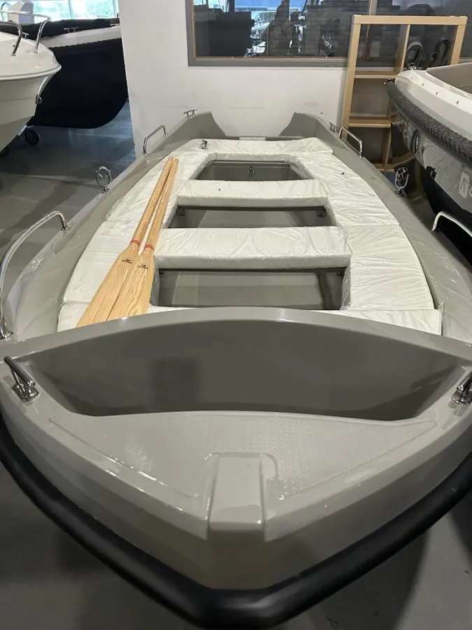 Polyester Sloop Remus 425