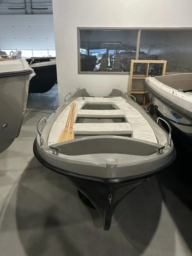 Polyester Sloop Remus 425