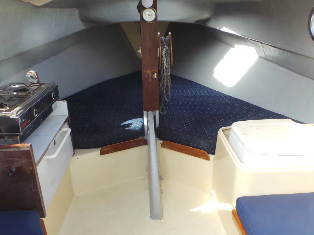 Polyester Sailboat Privateer 20