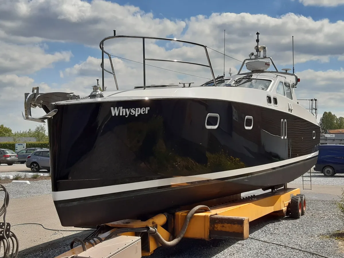 Composite Motorboat Boxer 39 HYBRIDE