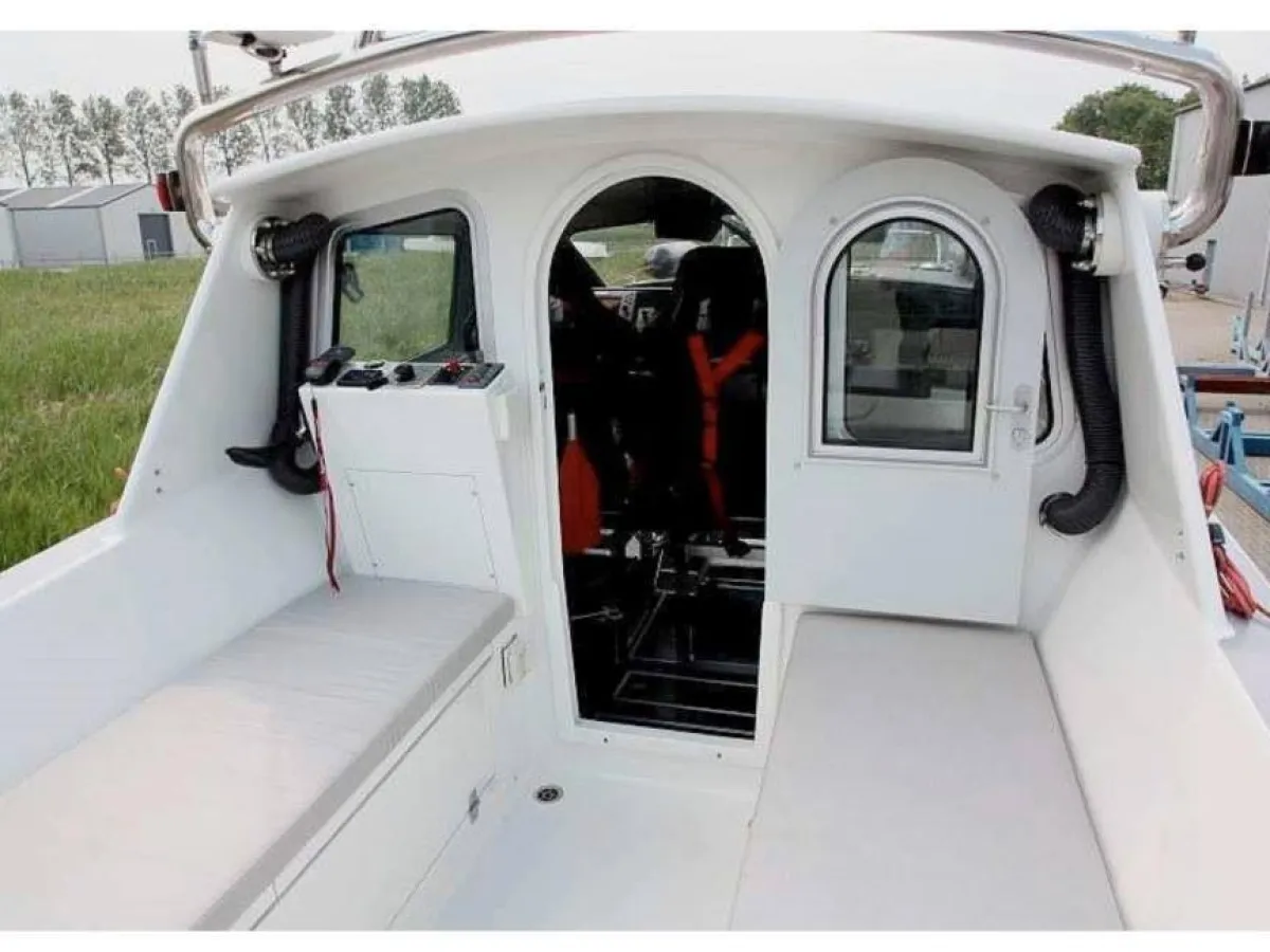 Composite Motorboat Boxer 39 HYBRIDE