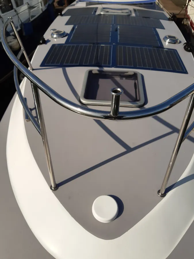 Composite Motorboat Boxer 39 HYBRIDE