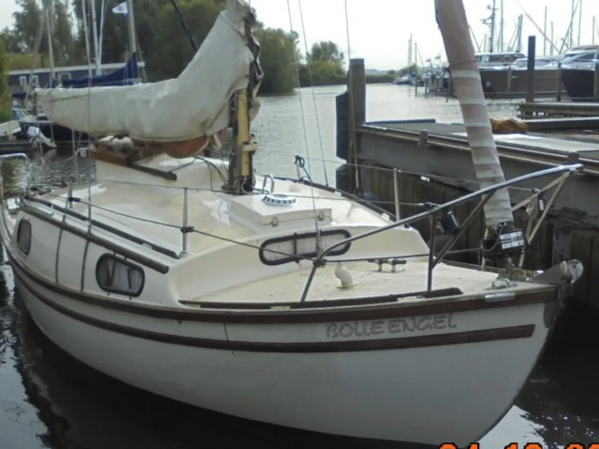 Polyester Sailboat Westerly 22