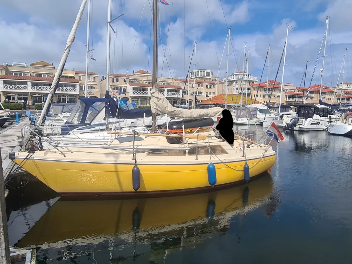 Polyester Sailboat Dehler Delanta