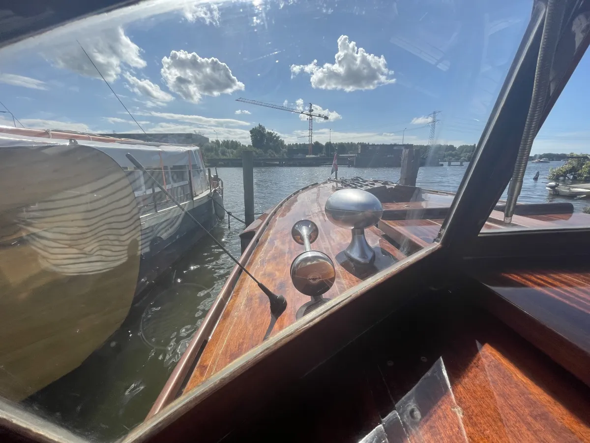 Wood Motorboat Pettersson 950