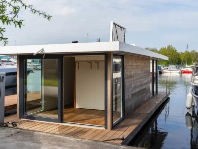 Dock 25 Houseboat