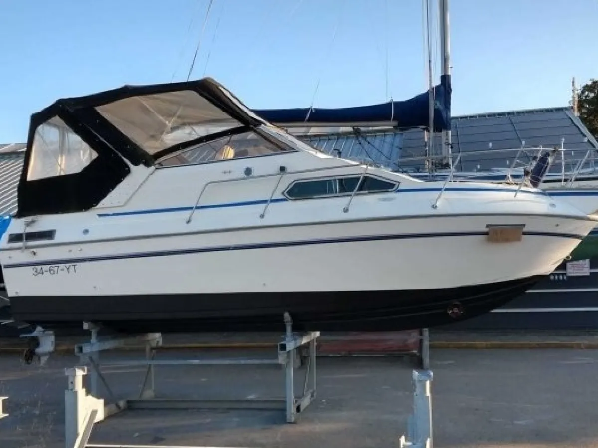 Polyester Motorboat Sunrunner 248