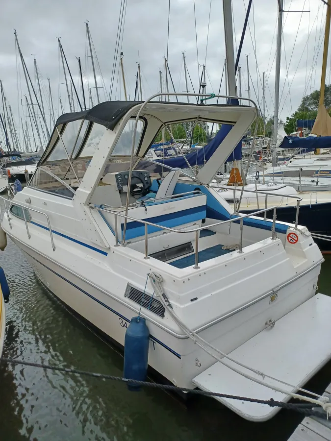 Polyester Motorboat Sunrunner 248