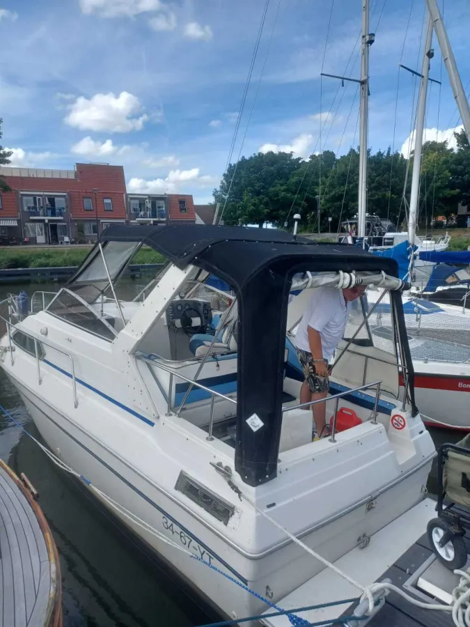 Polyester Motorboat Sunrunner 248