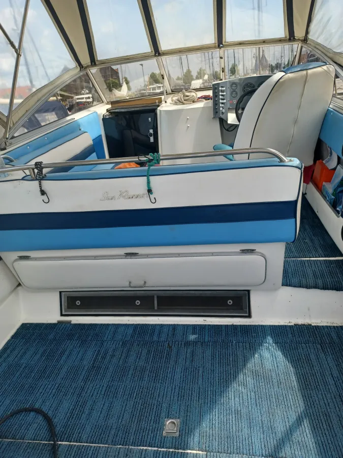 Polyester Motorboat Sunrunner 248