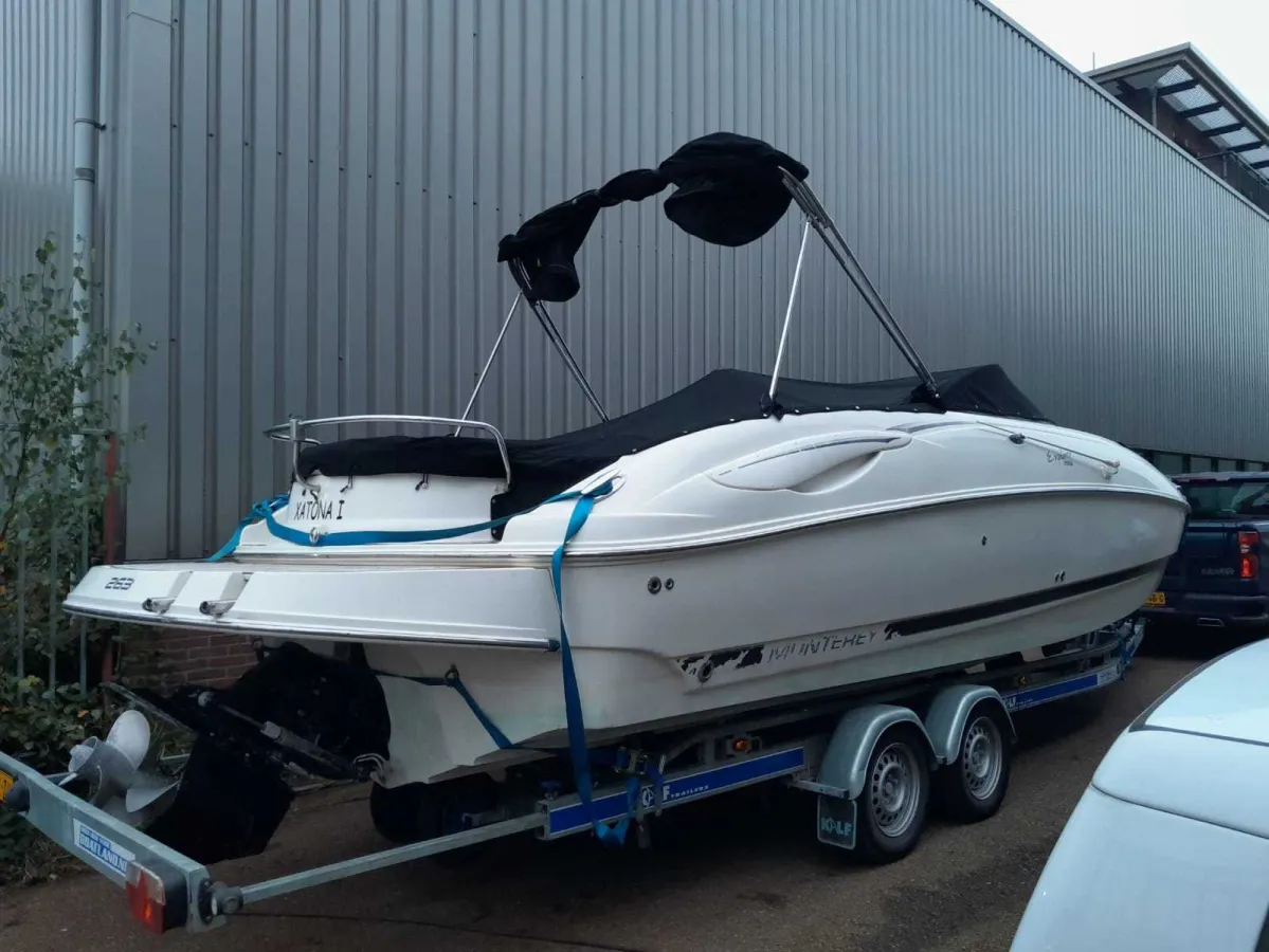 Polyester Speedboat Monterey 263 Bowrider