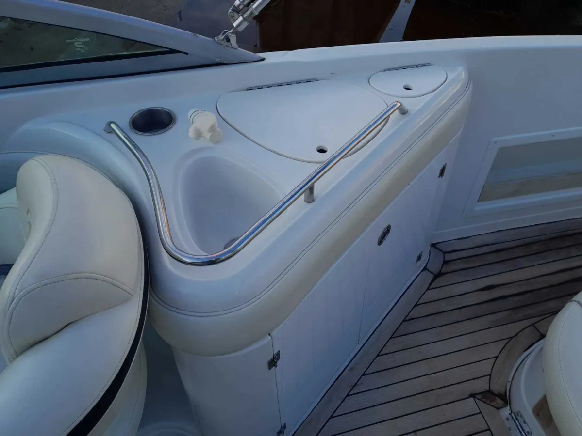 Polyester Speedboat Monterey 263 Bowrider