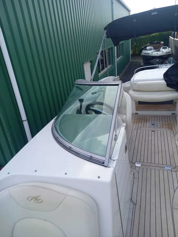 Polyester Speedboat Monterey 263 Bowrider