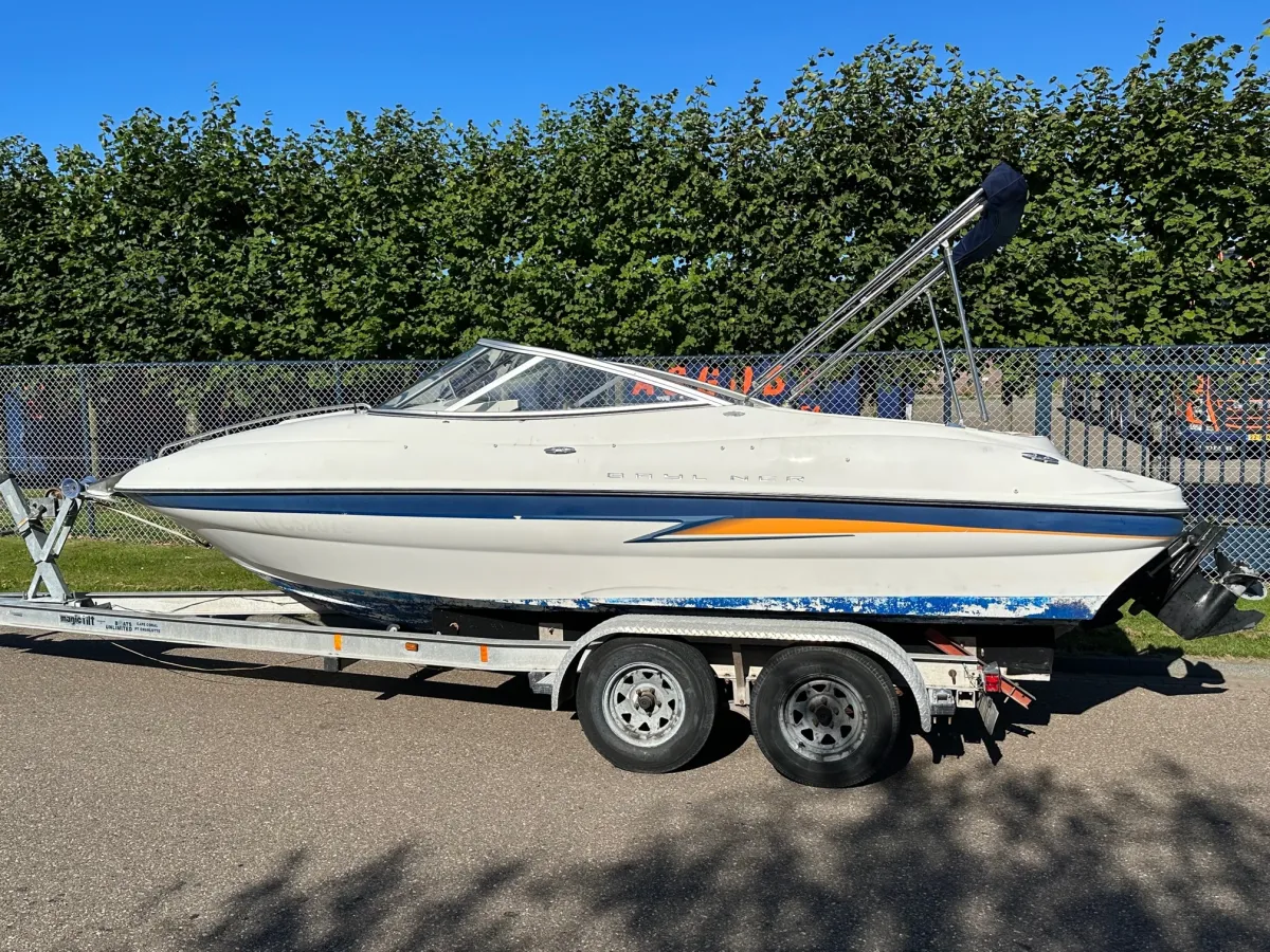 Polyester Speedboat Bayliner 602