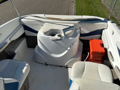 Polyester Speedboat Bayliner 602 Photo 7