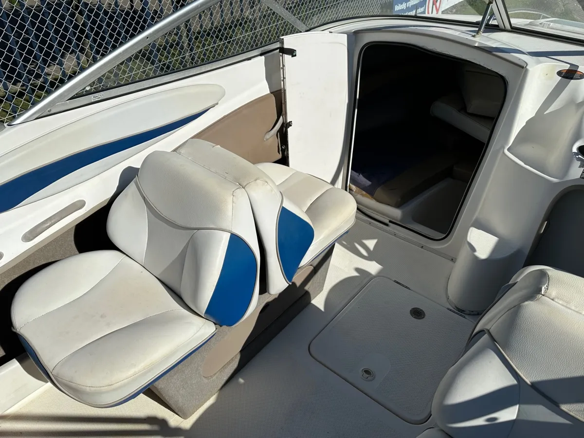 Polyester Speedboat Bayliner 602