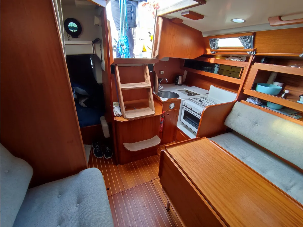 Polyester Sailboat Bianca 320