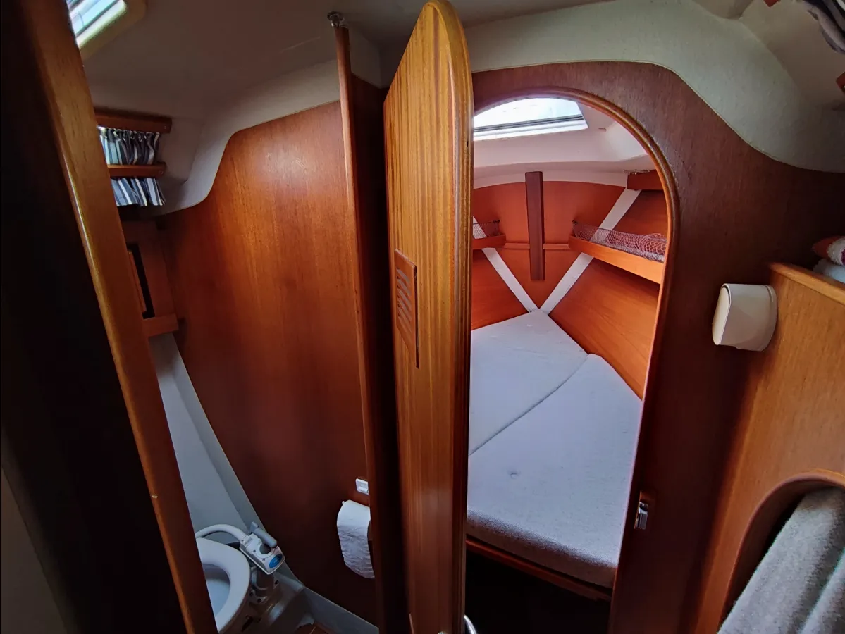 Polyester Sailboat Bianca 320