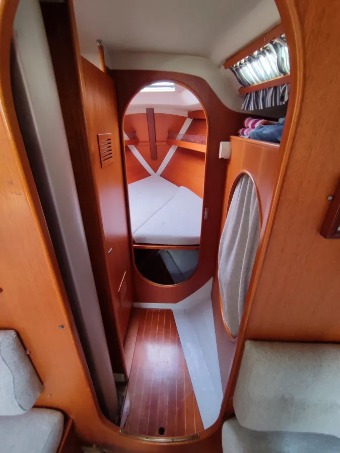 Polyester Sailboat Bianca 320