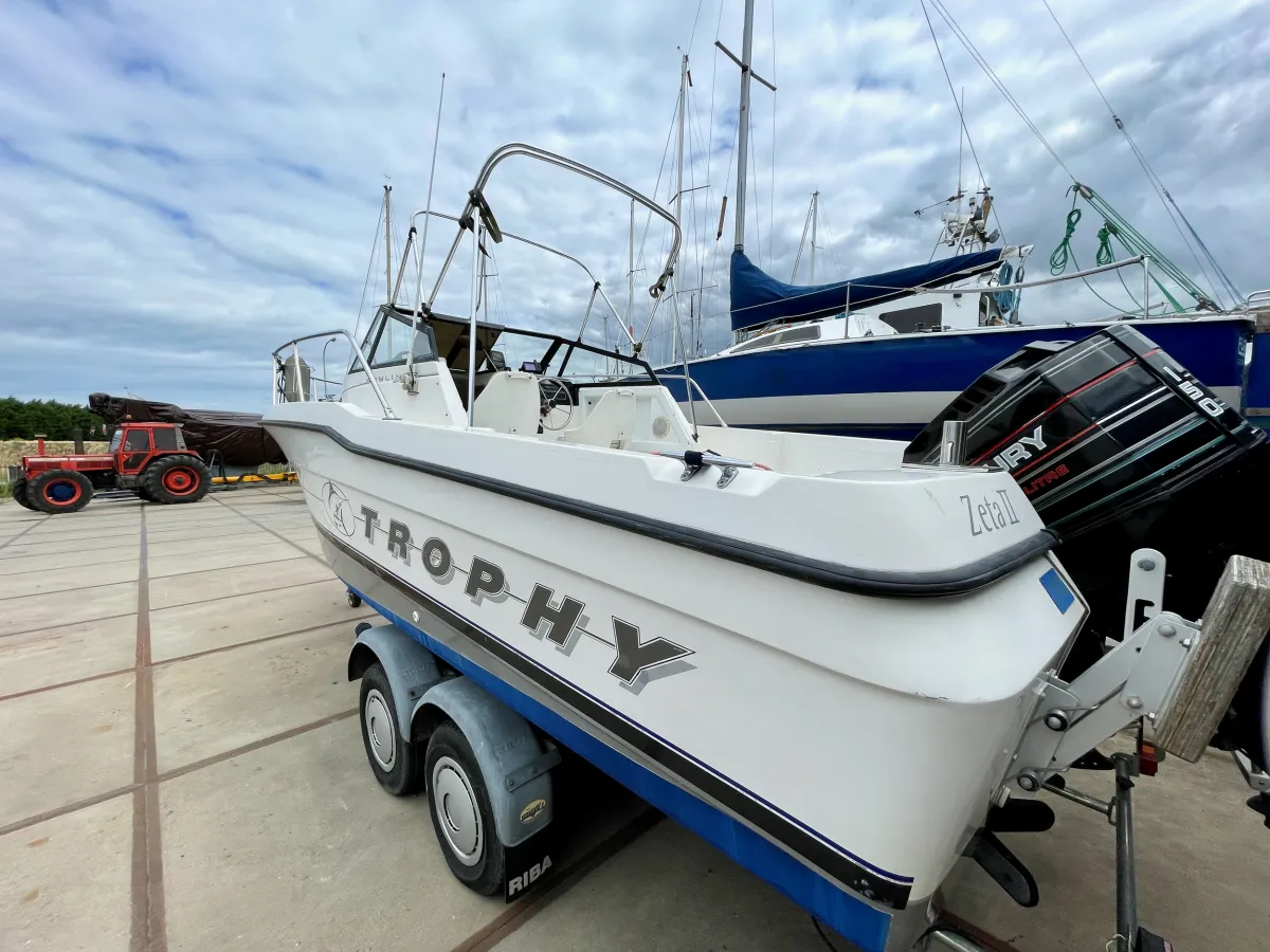 Polyester Speedboat Bayliner Trophy